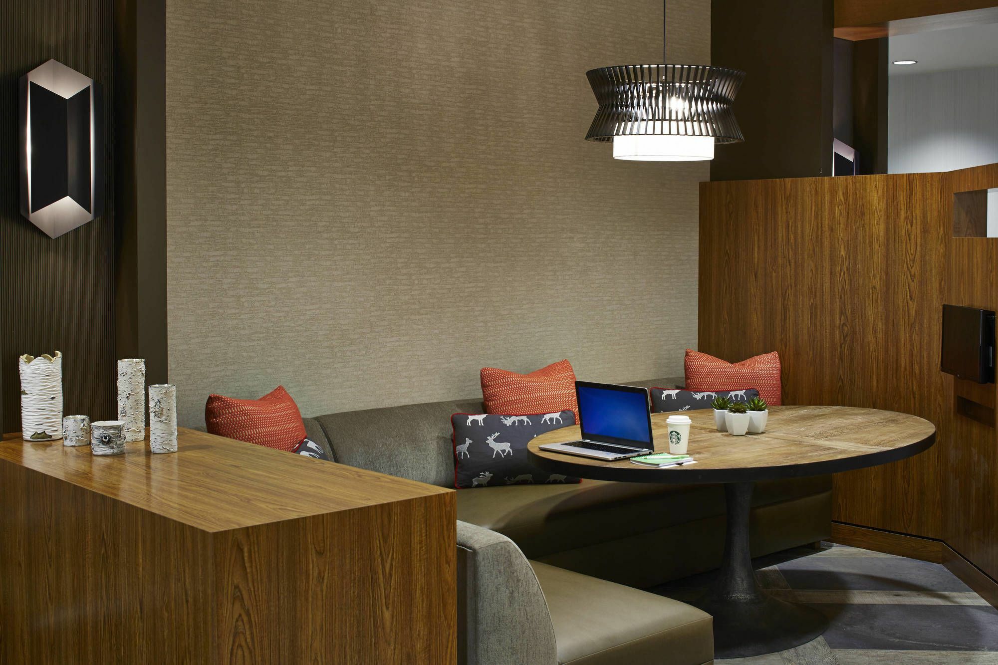 Courtyard By Marriott לייק ג'ורג' מראה חיצוני תמונה