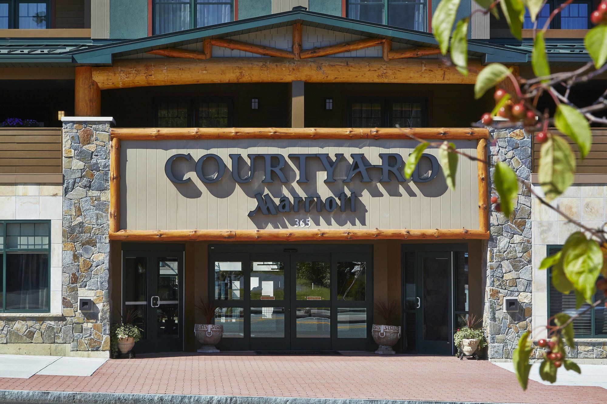 Courtyard By Marriott לייק ג'ורג' מראה חיצוני תמונה